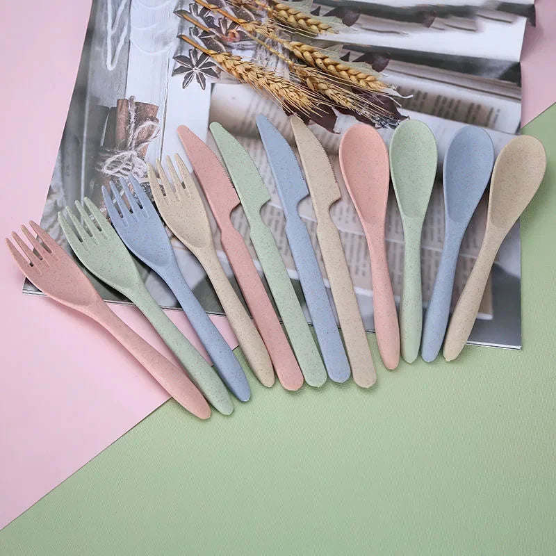 Couverts plastique en paille de ble biodegradables EcoChic variantes