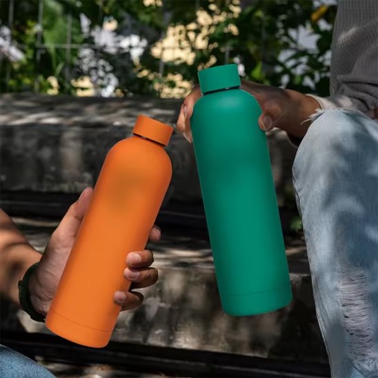 Gourde isotherme ThermoLife trois coulleurs