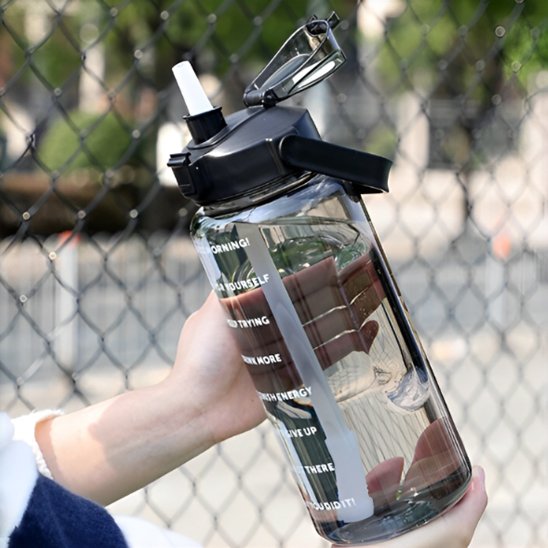 Gourde plastique Legere  Pratique variantes noir