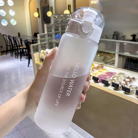 Gourde plastique | Ultralégère - Lunch Box Boutique